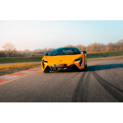 McLaren Artura - Stage (au volant) Circuit Vaison Piste
